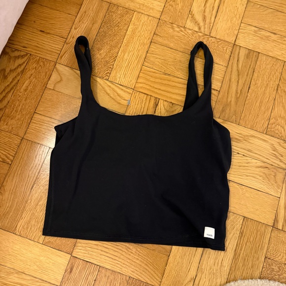 Vuori Tops - Vuori Black Fitted Crop Tank Top